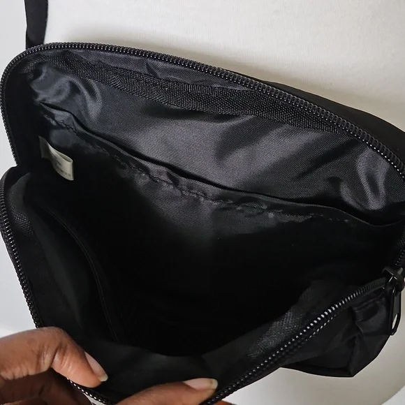 Victoria's Secret Pink Zip Top Belt Bag Buckle Closure Black New - Picture 5 of 11